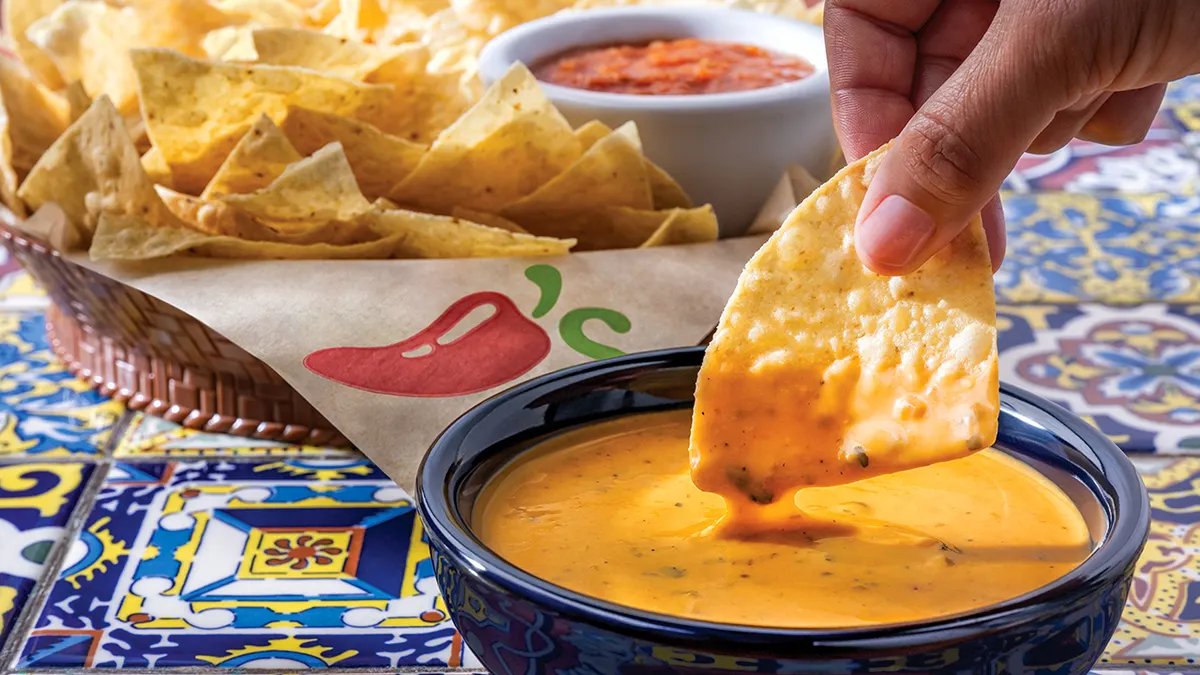 Customer reactions on social media regarding Chili's queso