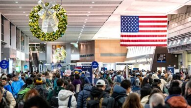 Ongoing government shutdown threatens holiday travel as pilots rally for lawmakers to reach an agreement