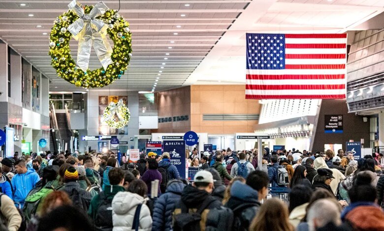 Ongoing government shutdown threatens holiday travel as pilots rally for lawmakers to reach an agreement