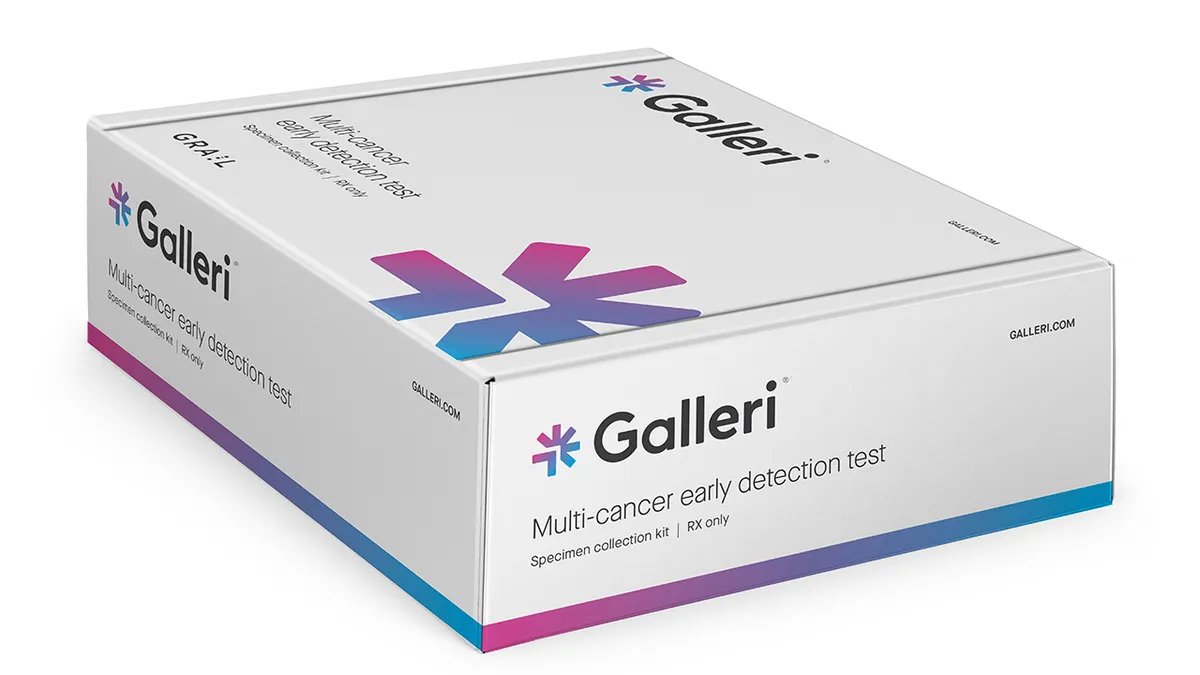 A medical professional explaining the benefits of early cancer detection to a patient.