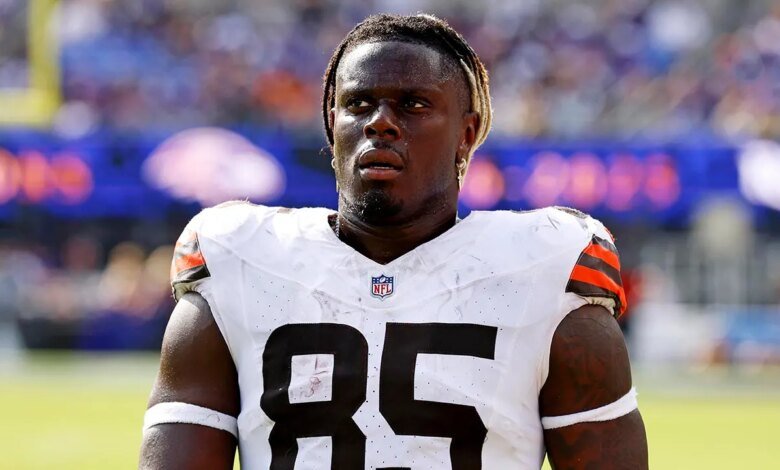 Browns tight end David Njoku elated after not being traded: 'I ain't f---ing leaving'