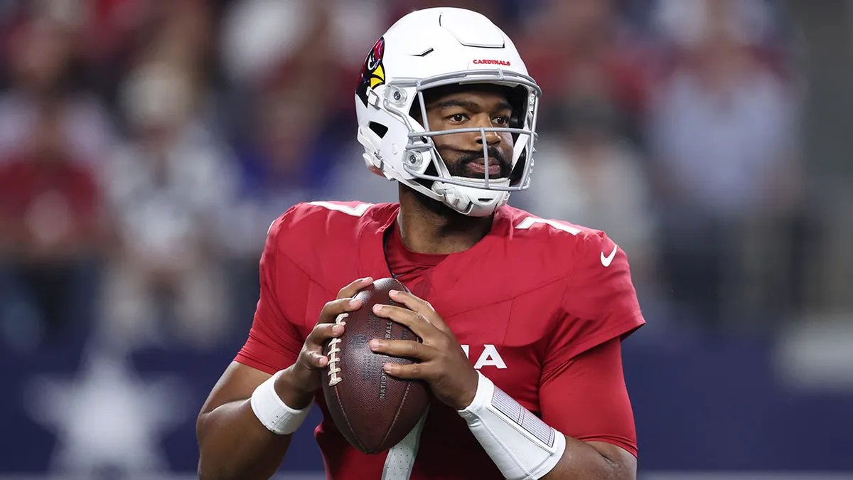 Cardinals team photo showing Kyler Murray and Jacoby Brissett