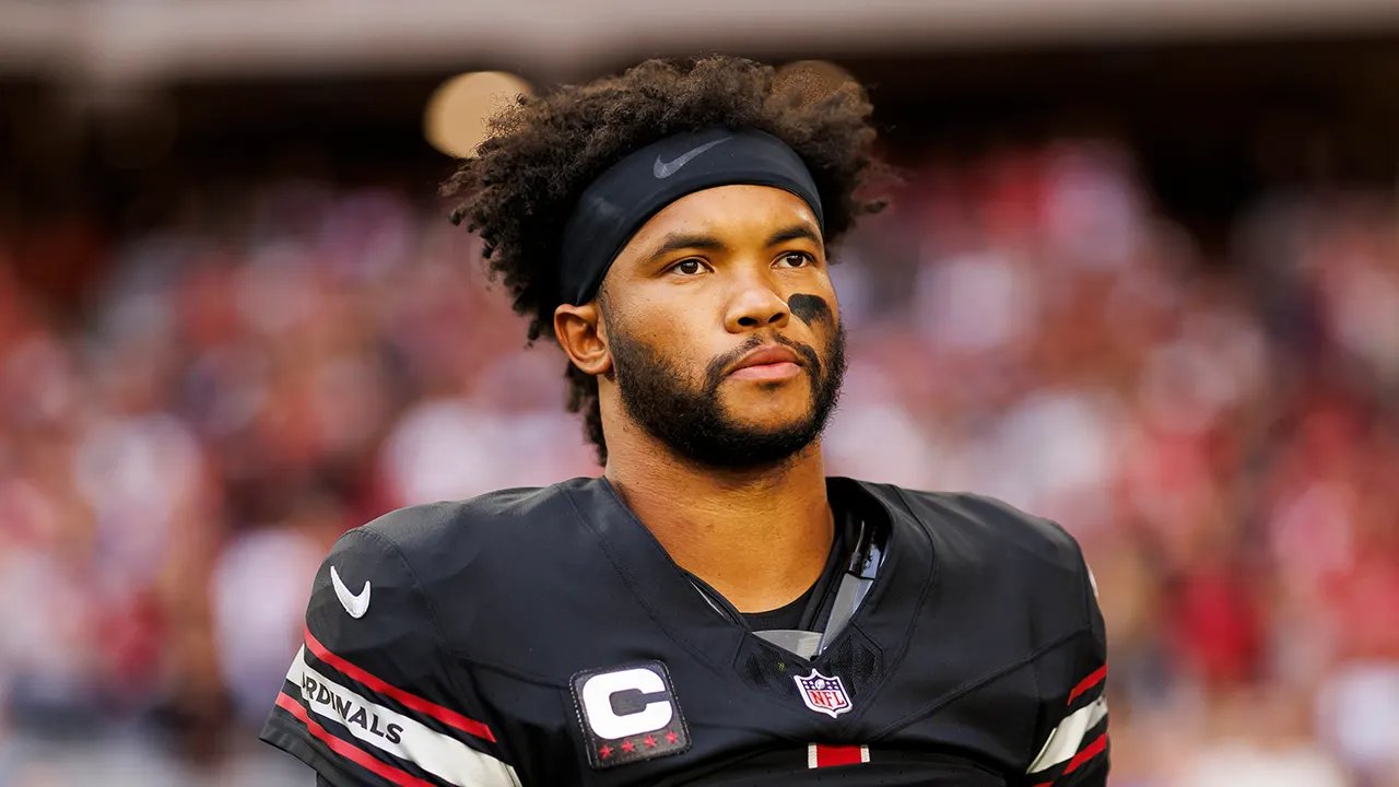 Kyler Murray on the sidelines during a Cardinals game