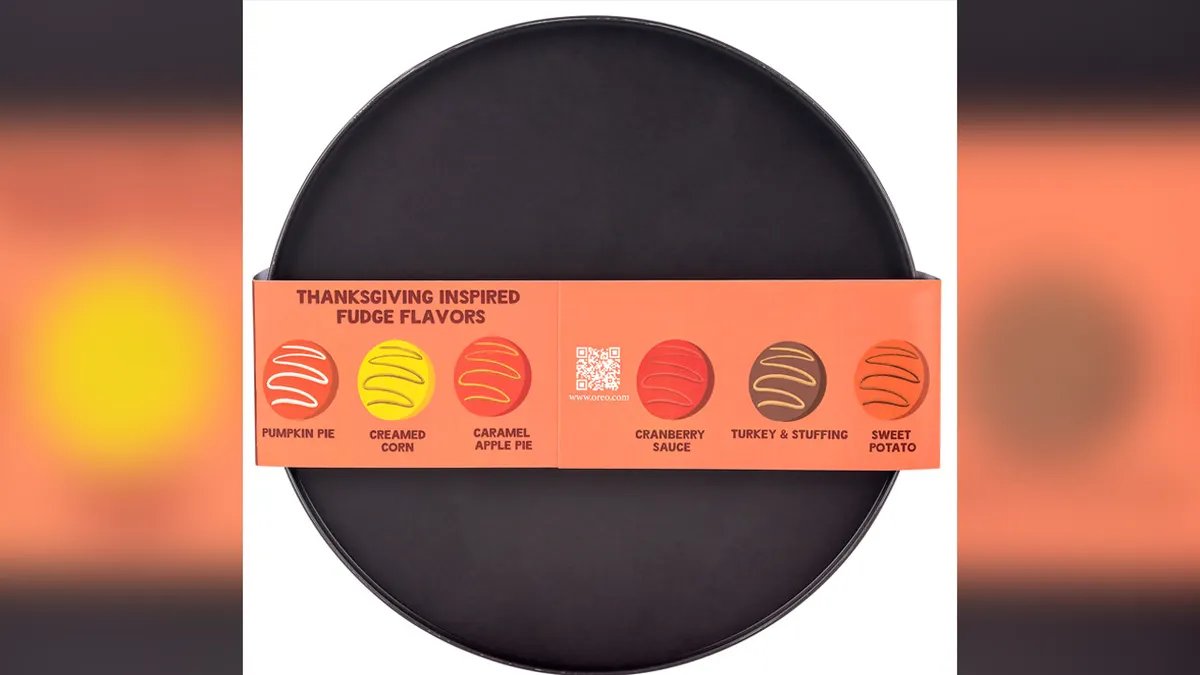 Individual Thanksgiving Oreo cookies