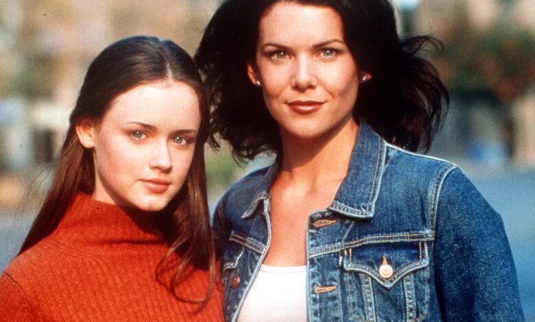 'Gilmore Girls' cast reminisce for 25th anniversary