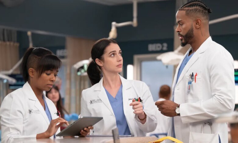 When will 'Grey's Anatomy' Season 22 return from hiatus?