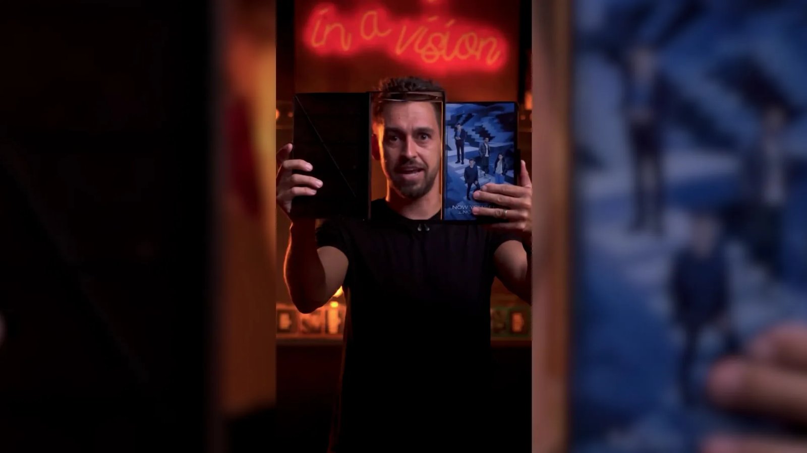 David Blaine smiling mysteriously.