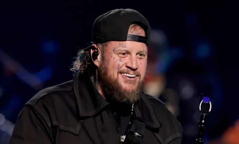 Jelly Roll shocks by shaving beard for first time in a decade