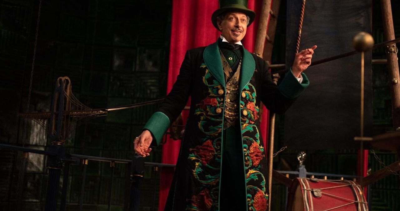 The cast of 'Wicked' on stage.