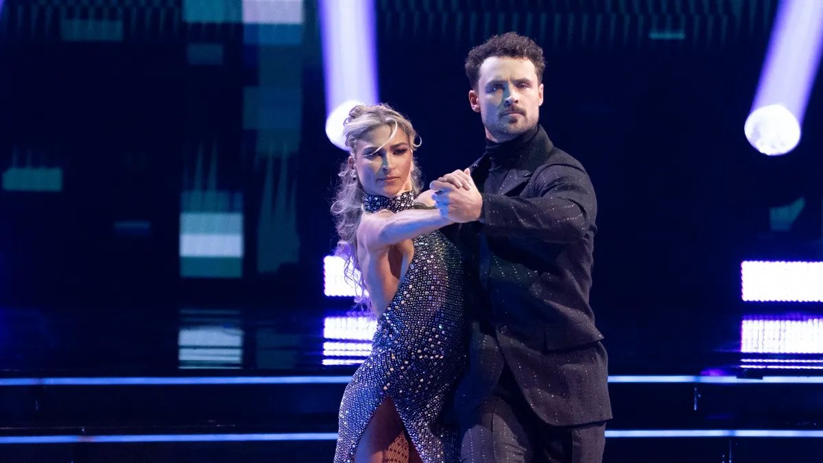 Dylan Efron and his partner during a 'Dancing with the Stars' performance.