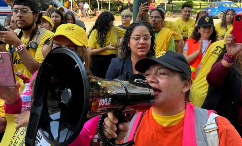 Immigration Authorities Arrest DACA Recipients Despite Deportation Protection