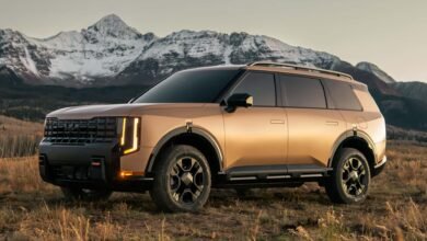 A Handsome Hybrid Three-Row SUV
