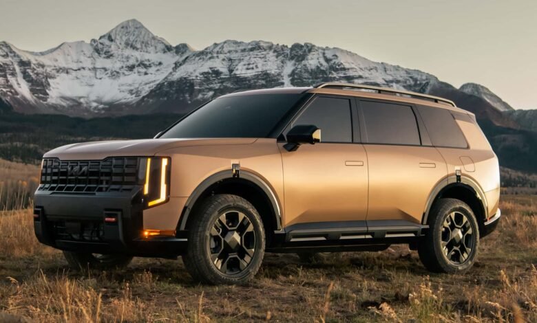 A Handsome Hybrid Three-Row SUV