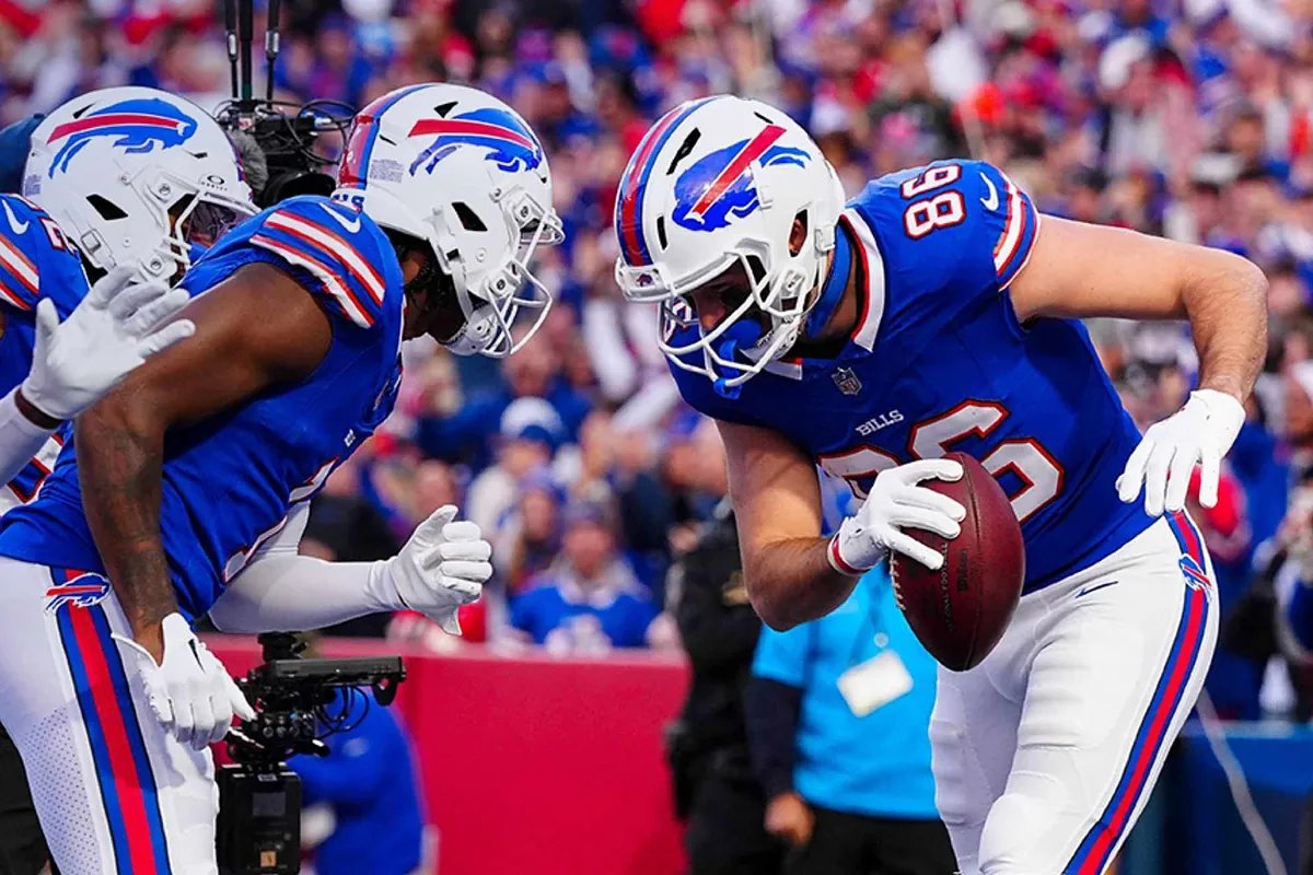 Josh Allen leading the Buffalo Bills offense, showcasing the team's Super Bowl aspirations. Josh Allen leading the Buffalo Bills offense, showcasing the team's Super Bowl aspirations.