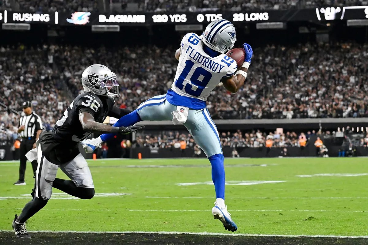 Dak Prescott leading the Cowboys offense