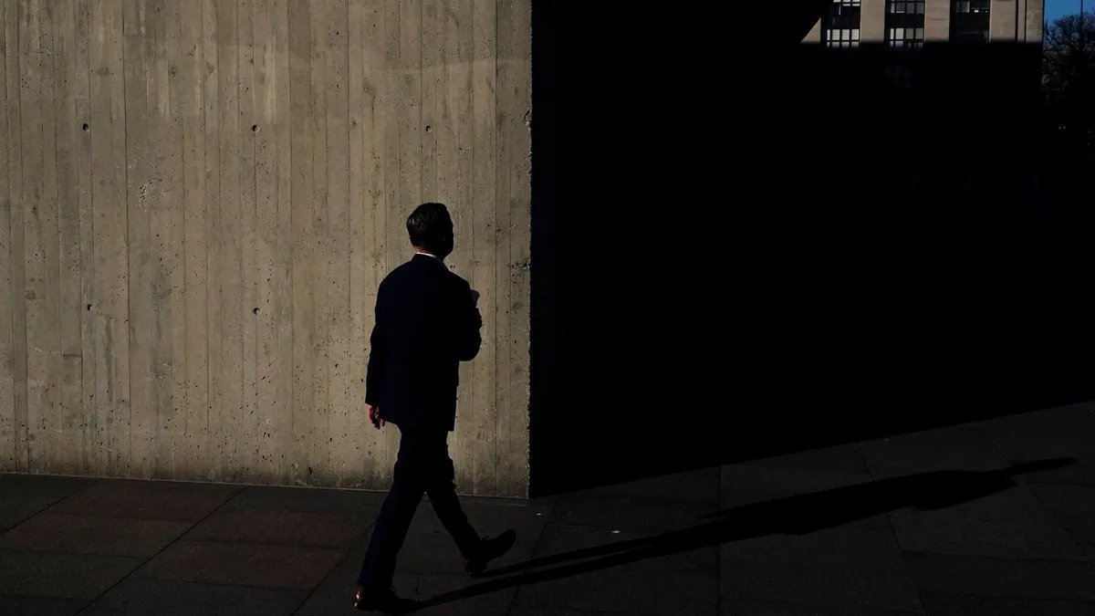 Federal workers returning to work after a government shutdown.