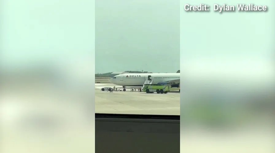 Emergency slide deployed from a Delta aircraft