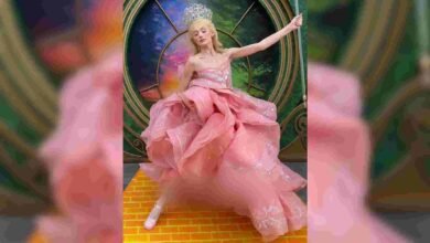 Glinda brings the sparkle to Universal StudiosMovies