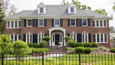 'Home Alone' house visited by Macaulay Culkin pal Michael Jackson