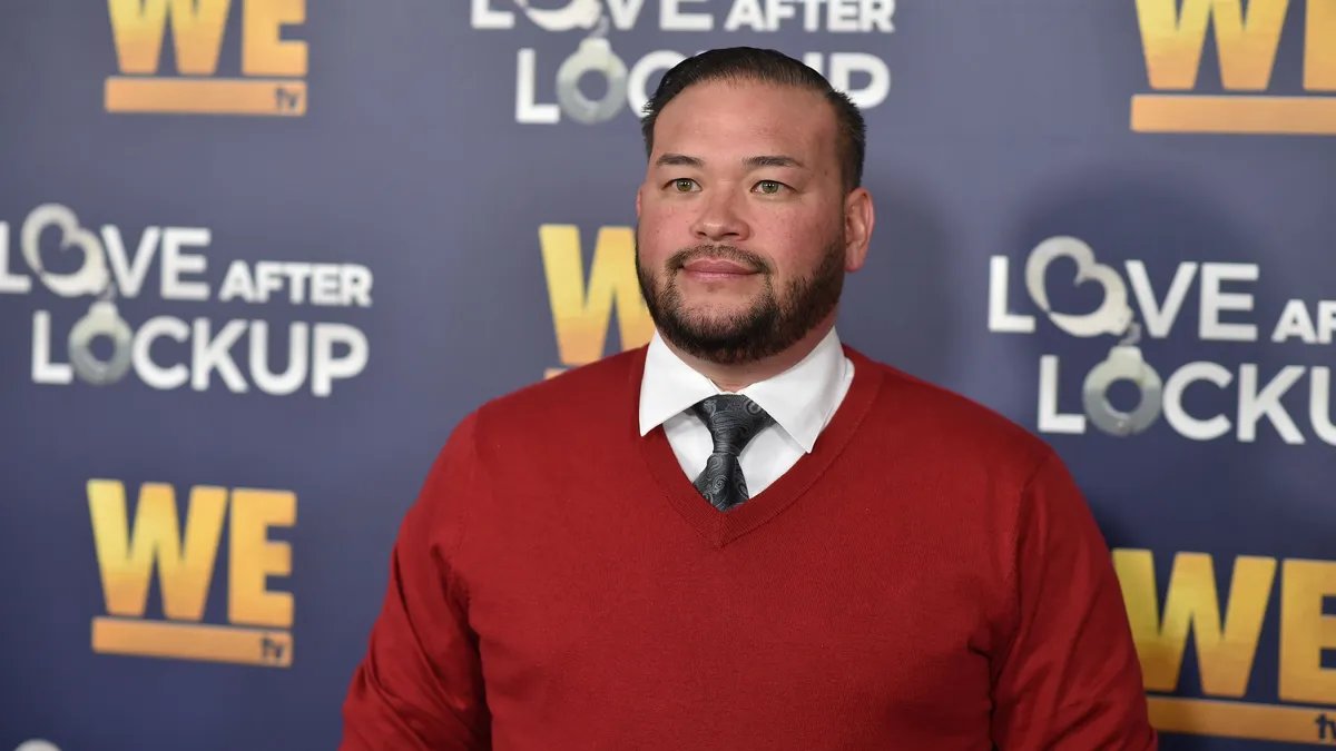 Jon Gosselin and Stephanie Lebo smiling at their wedding.