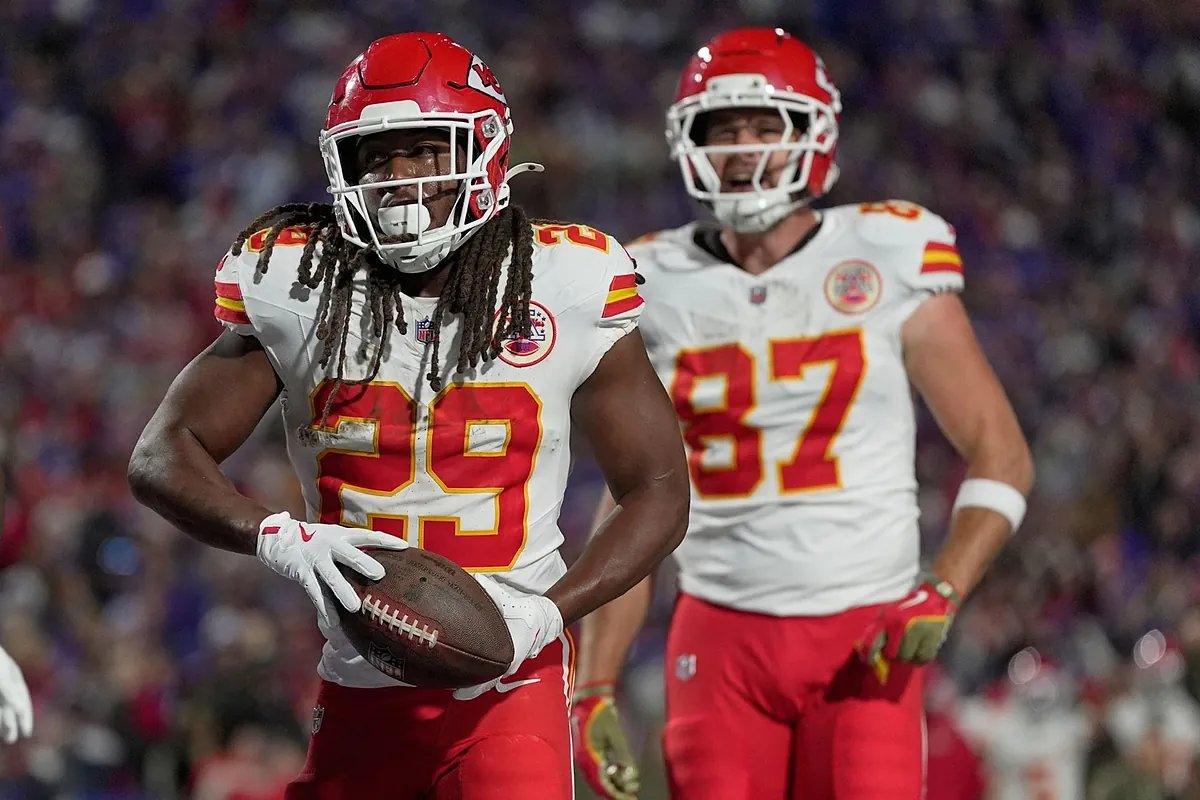 Isiah Pacheco on the sidelines during a game.