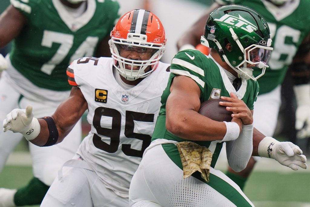 Close-up of Kevin Stefanski, brow furrowed, looking intently at the field.