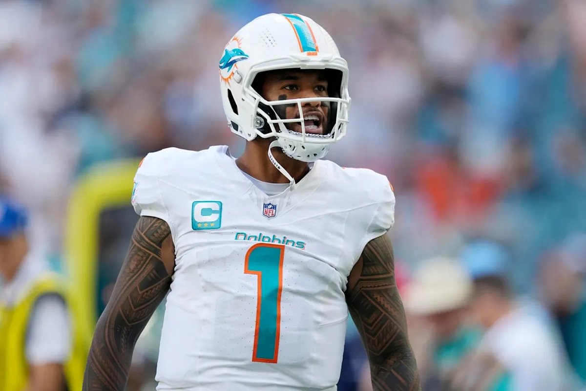 Mike McDaniel speaking to the press, emphasizing execution over heroics for Tua Tagovailoa