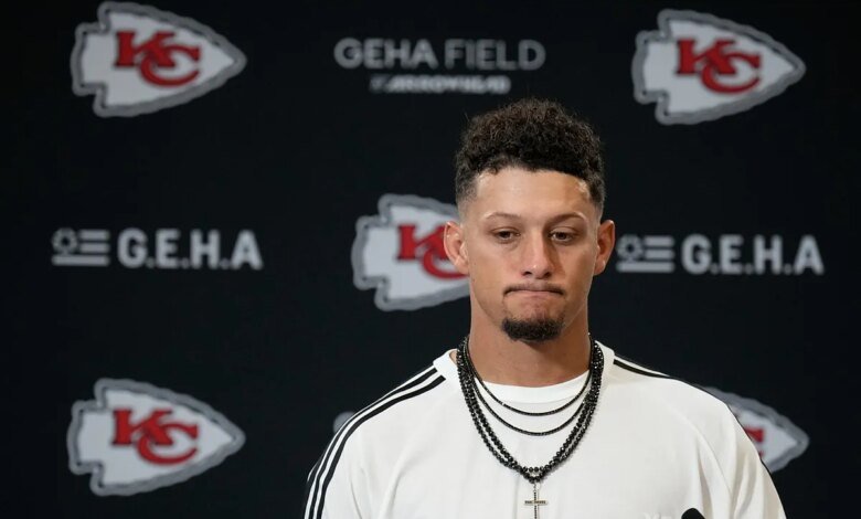 Patrick Mahomes is about to miss the first playoffs of his career: The Chiefs smash the panic button