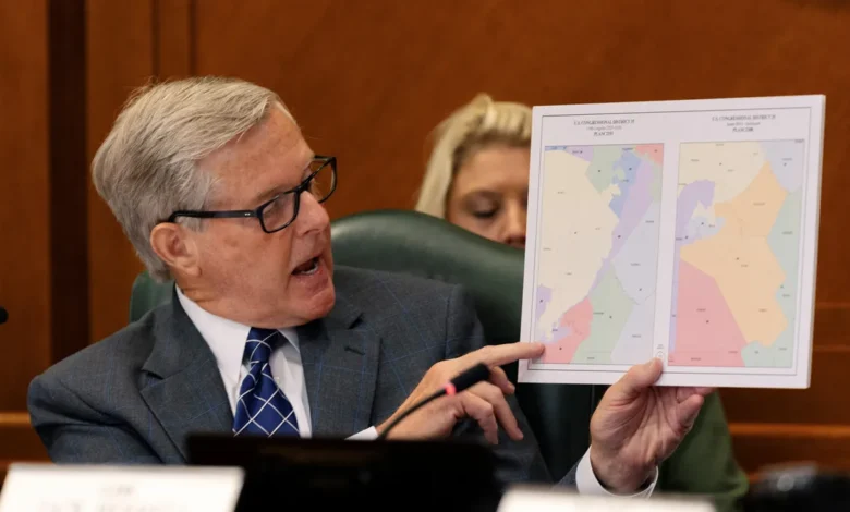 SCOTUS pauses lower court order that tossed Texas voting maps