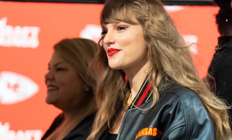 Taylor Swift attends Chiefs' pivotal Week 12 matchup vs. Colts