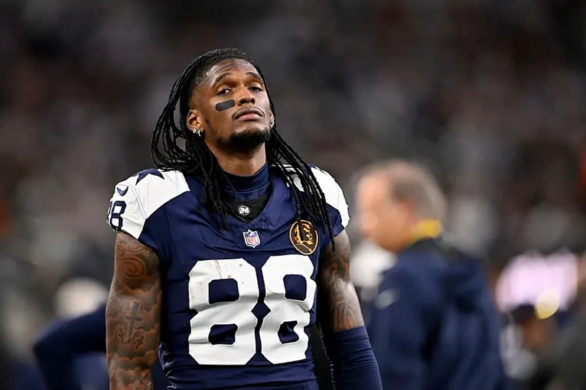 CeeDee Lamb on the sidelines during the game against the Raiders.