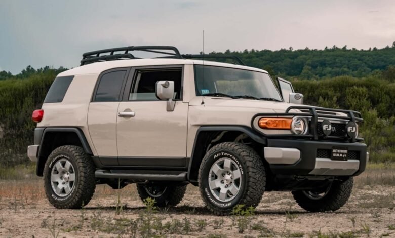 This Toyota FJ Cruiser Took 1,000 Hours to Restore. Time Well Spent