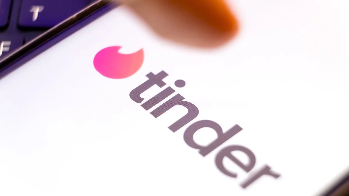Tinder's Chemistry feature uses AI to analyze user data for better matches.