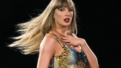 Travis Kelce sends Halloween message for Swifties dressing up as Taylor Swift