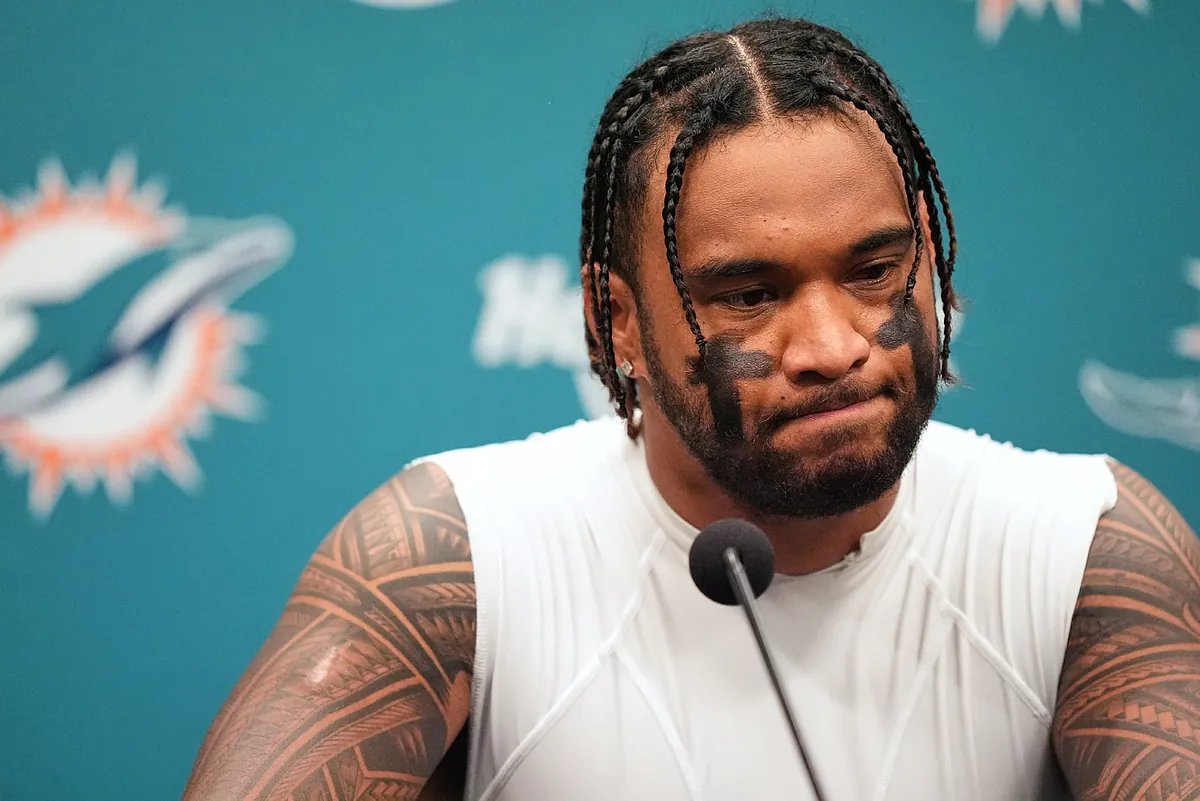 Tua Tagovailoa looking visibly stressed in the team tunnel, moments before his awkward pre-game speech.
