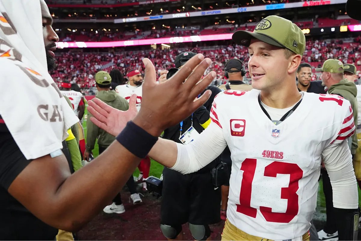 Brock Purdy leading the 49ers offense.