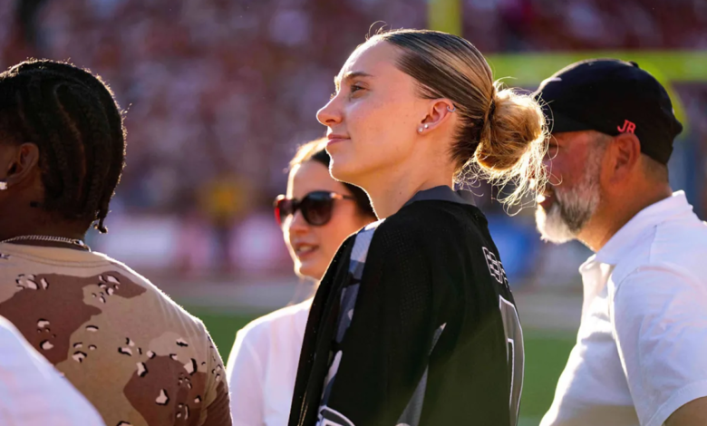 Paige Bueckers vibes thanks to the Cowboys on Thanksgiving: she is an unconditional fan