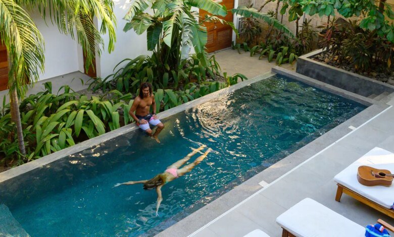 Tropical hotspot security alert warns of criminal gangs and 'armed robberies' at rental properties