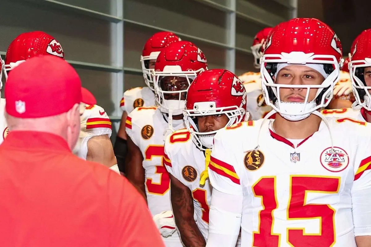 Patrick Mahomes leading the Kansas City Chiefs offense.