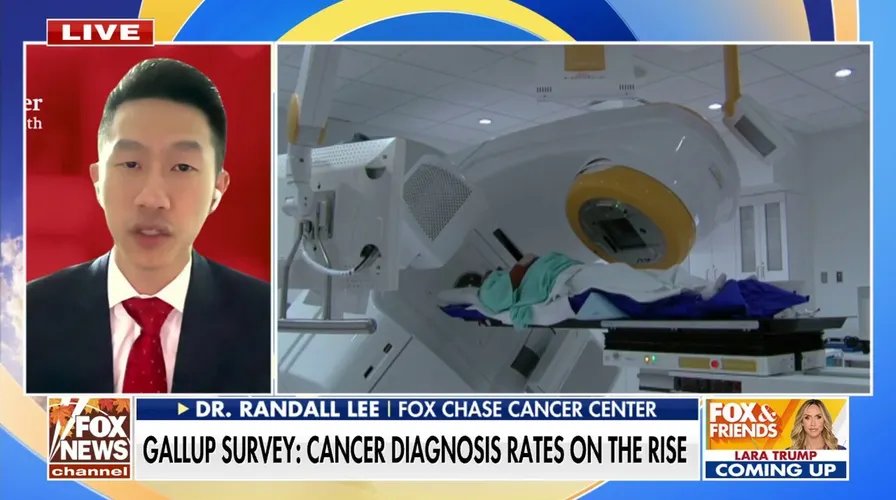 Close-up image of a tongue showing a red patch, a potential sign of tongue cancer.