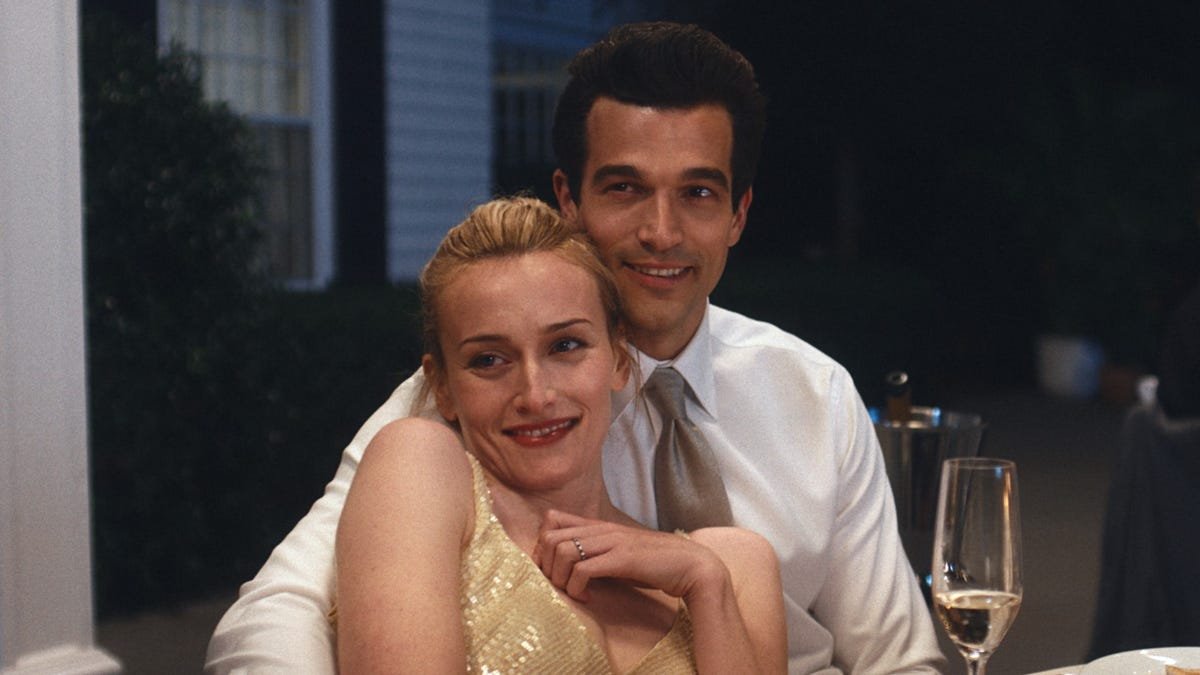 Paul Anthony Kelly as JFK Jr and Sarah Pidgeon as Carolyn Bessette in Love Story Episode 7 preview Paul Anthony Kelly as JFK Jr and Sarah Pidgeon as Carolyn Bessette in Love Story Episode 7 preview
