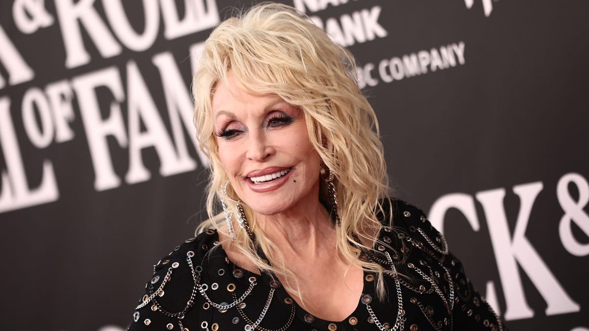 Dolly Parton health struggles timeline image