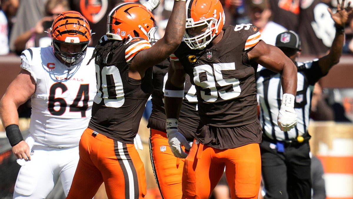 Jeremiah Owusu-Koramoah on sideline with neck injury impacting Browns linebacker corps Jeremiah Owusu-Koramoah on sideline with neck injury impacting Browns linebacker corps